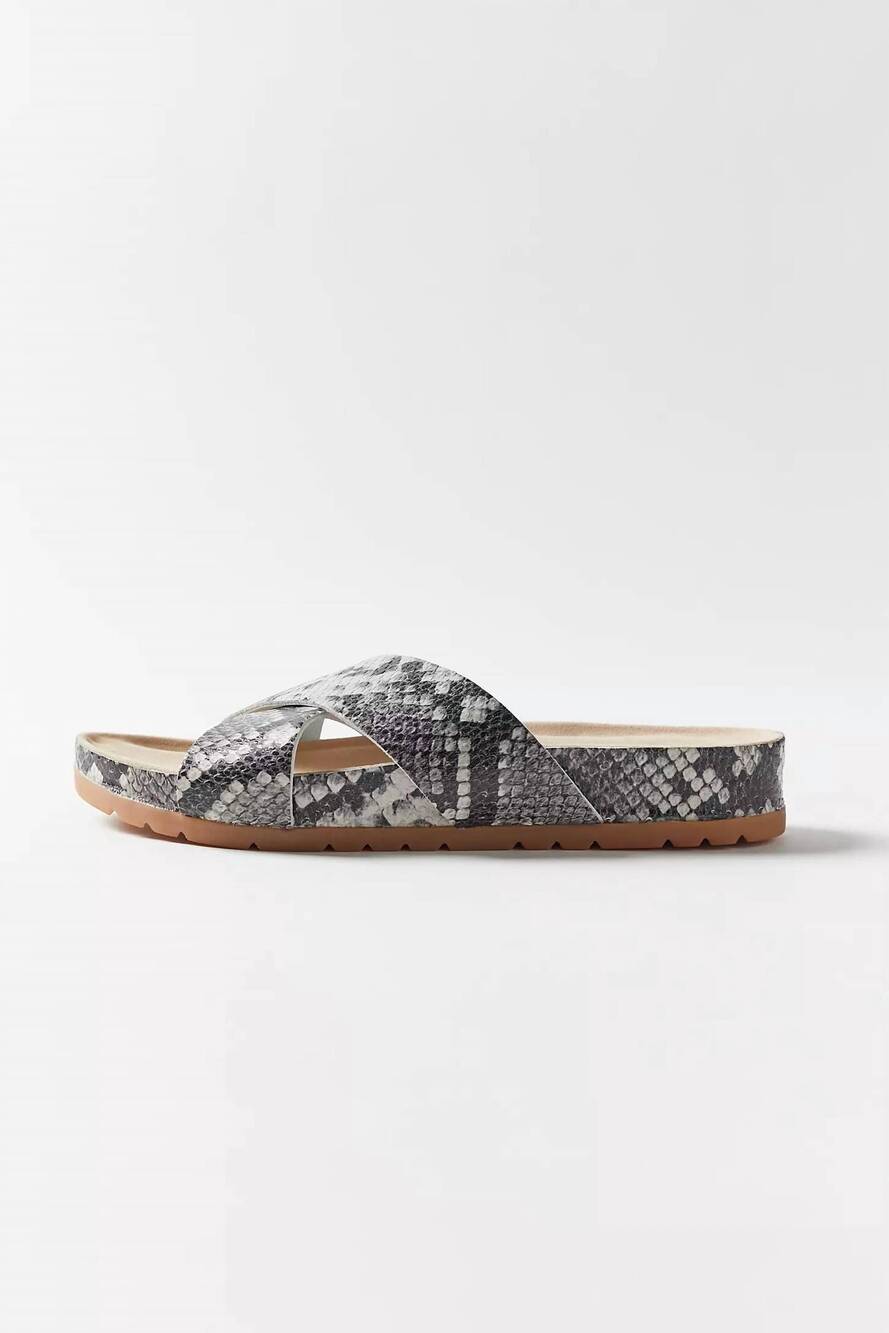 NEW COCONUTS BY MATISSE women's ying yang sandal in blk/white snake